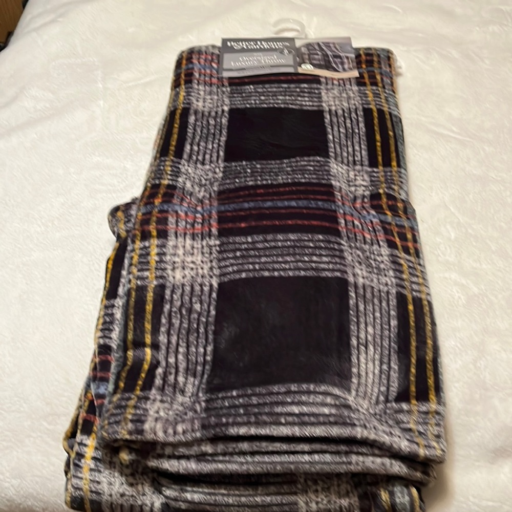 Warm oversize Luxury throw blanket.